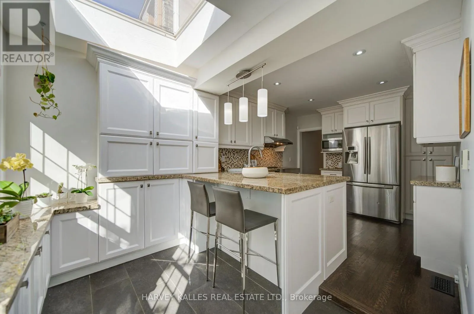 34 KENWOOD AVENUE