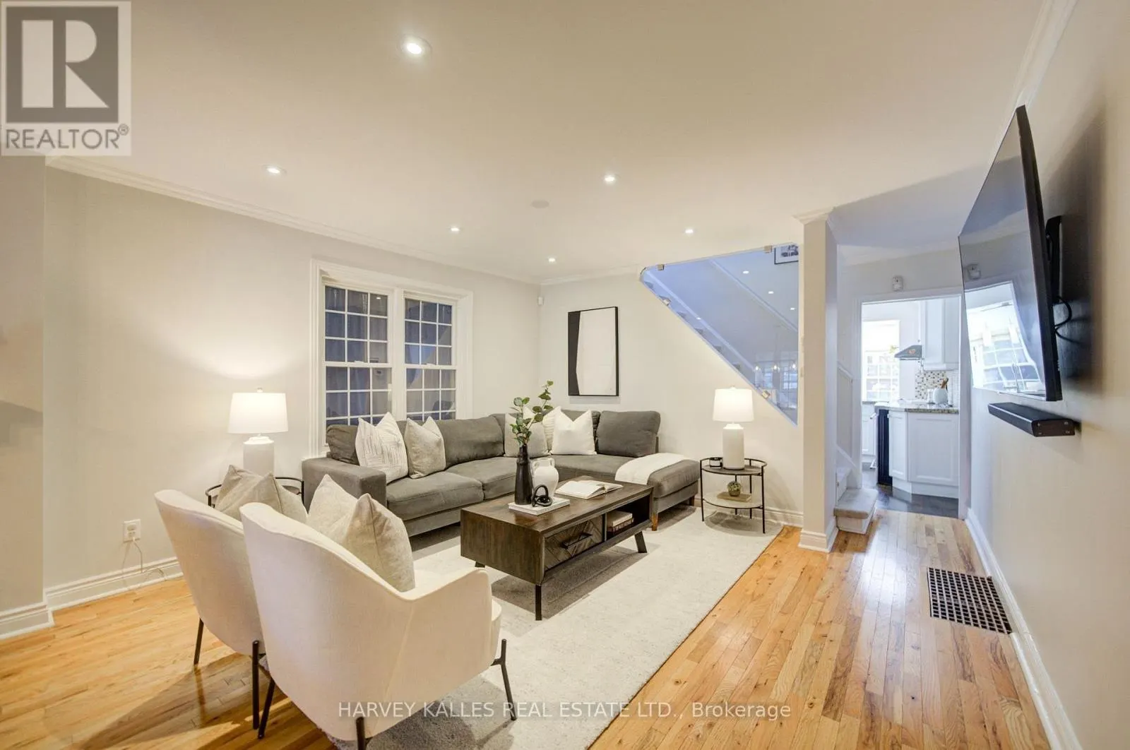34 KENWOOD AVENUE