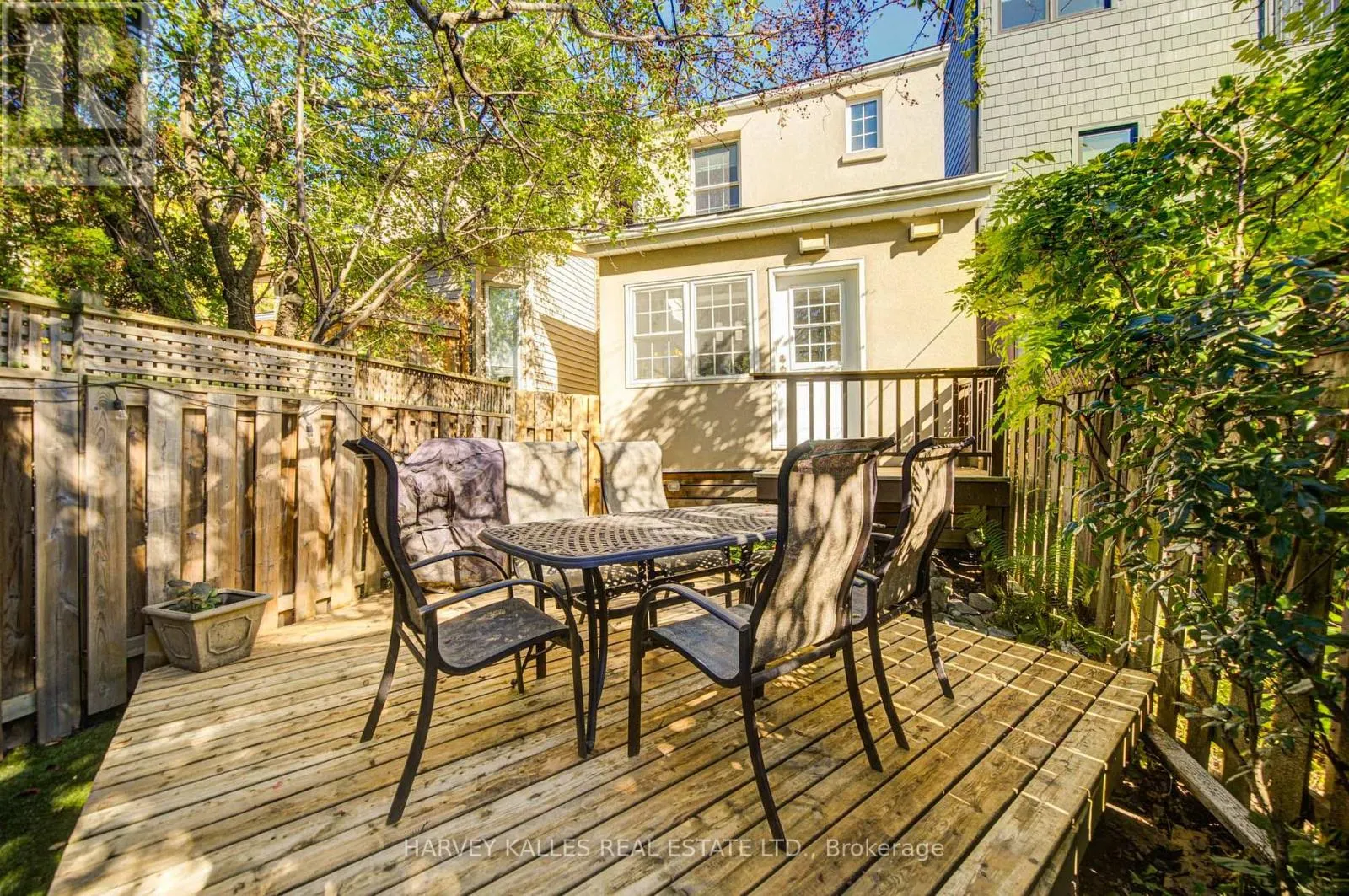 34 KENWOOD AVENUE