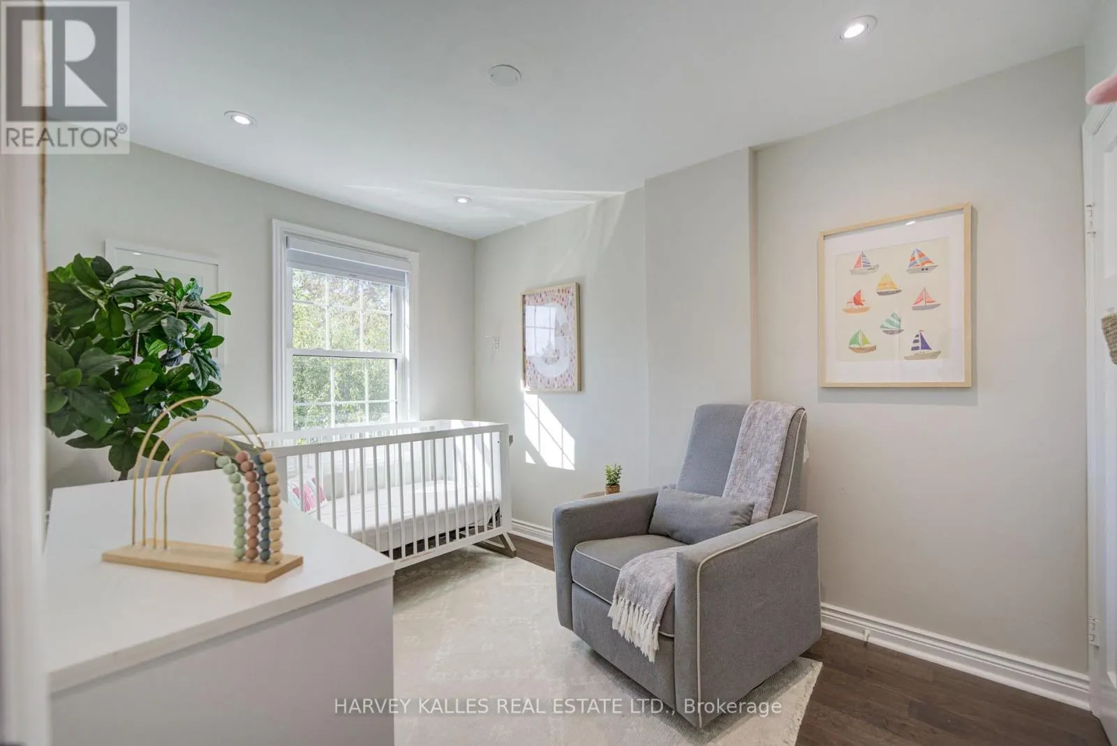 34 KENWOOD AVENUE