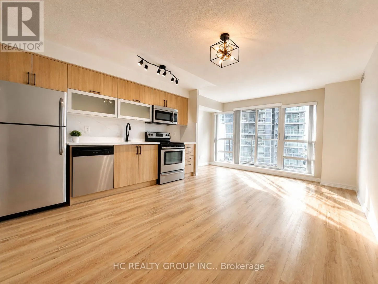1811 - 2015 SHEPPARD AVENUE E