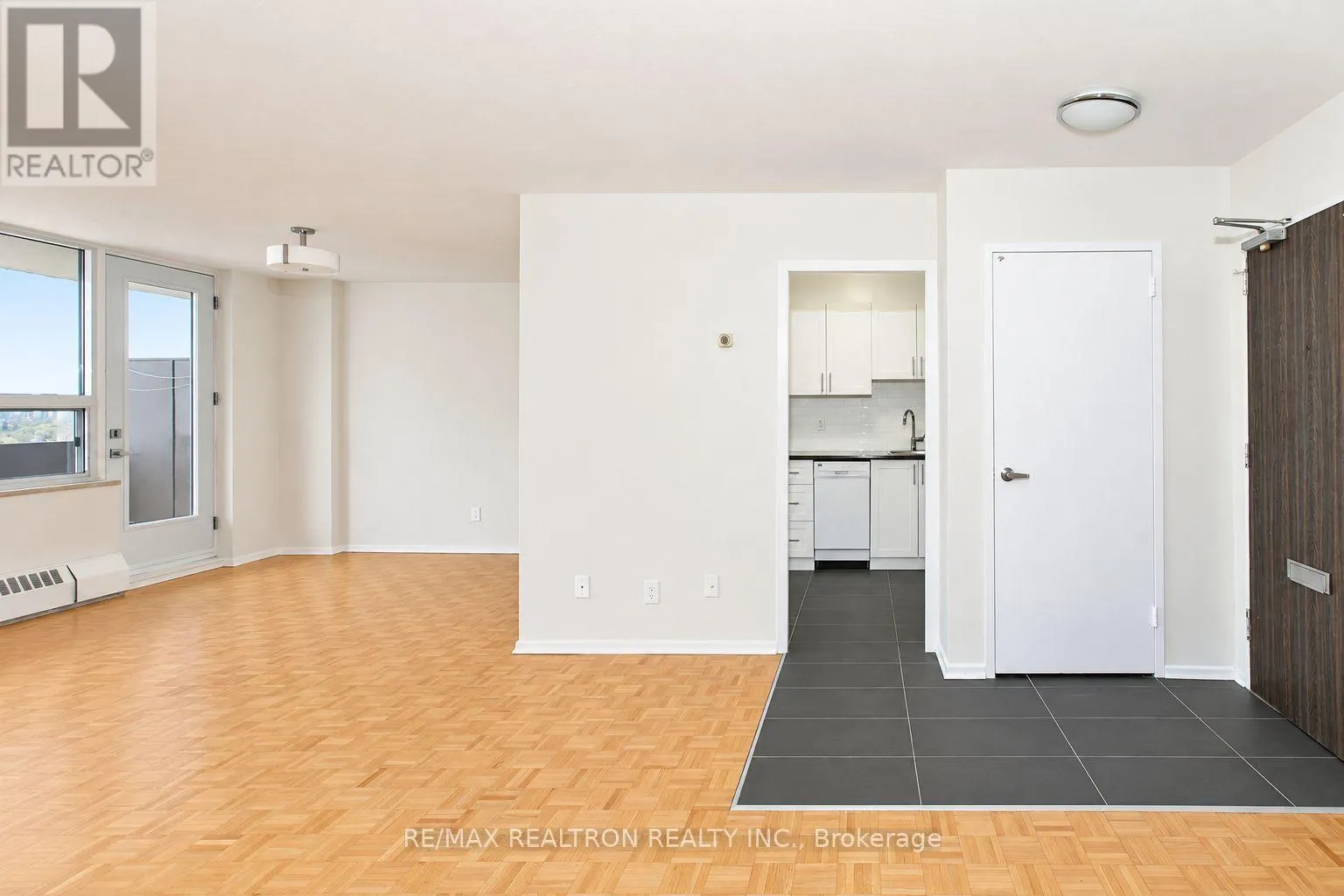 708 - 6200 BATHURST STREET