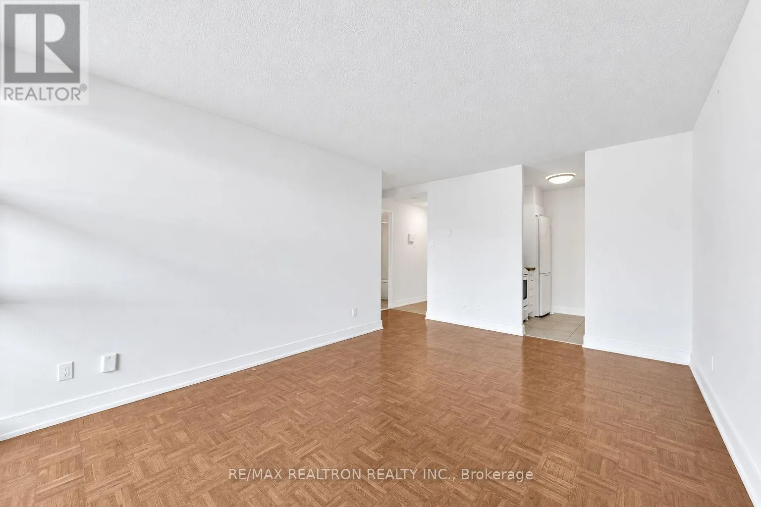 1108 - 33 ISABELLA STREET