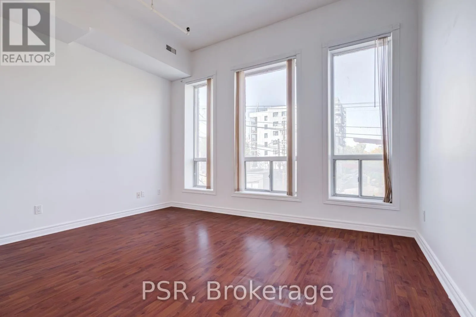 3RD FLOOR - 493 QUEEN STREET W
