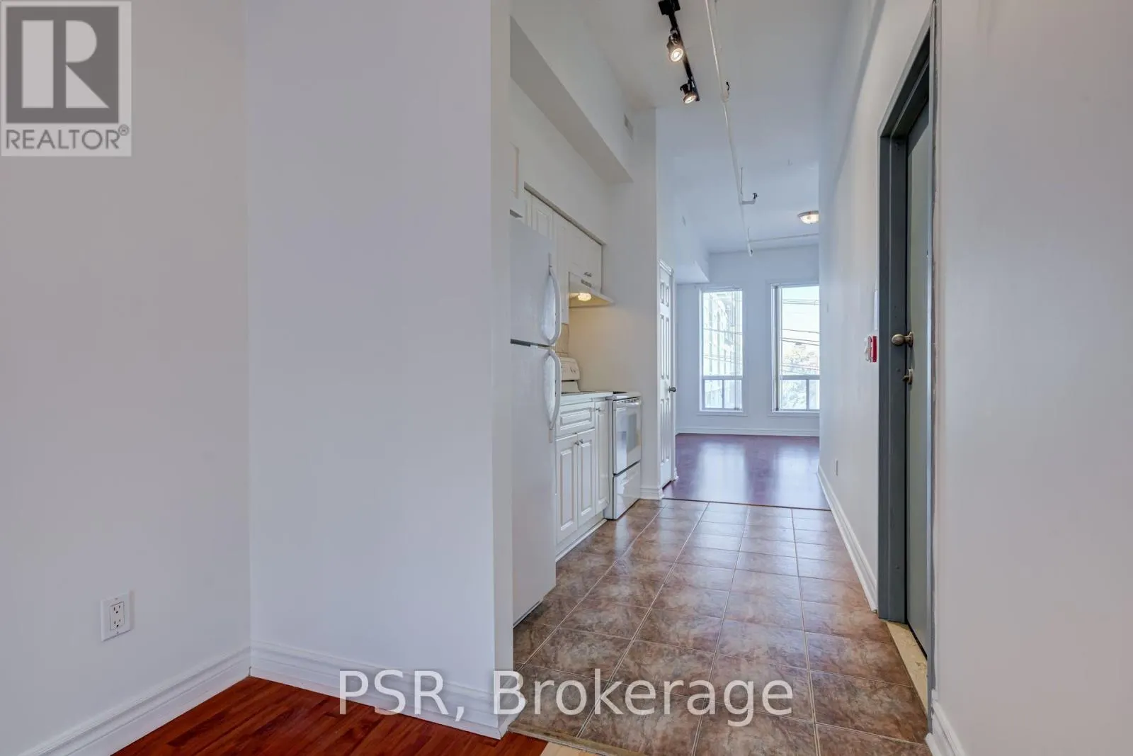3RD FLOOR - 493 QUEEN STREET W