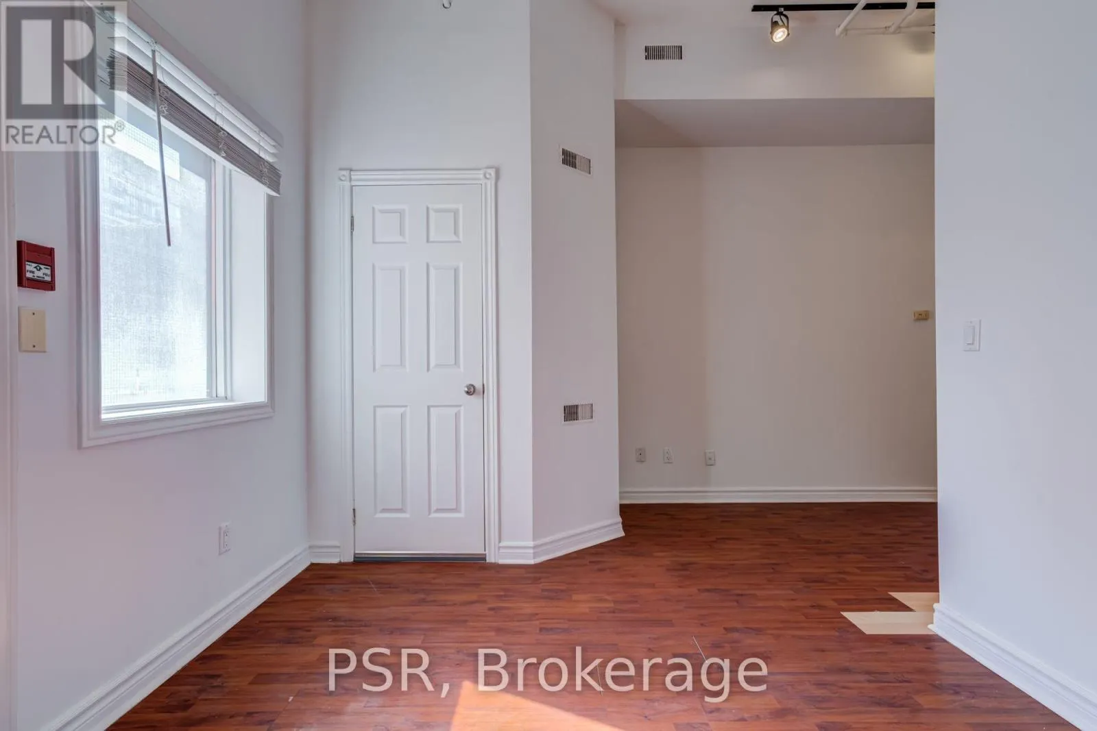 3RD FLOOR - 493 QUEEN STREET W