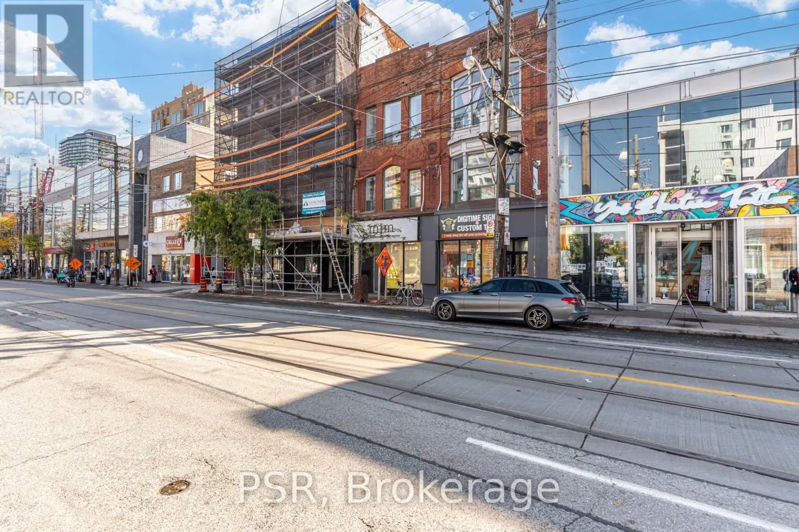 3RD FLOOR - 493 QUEEN STREET W