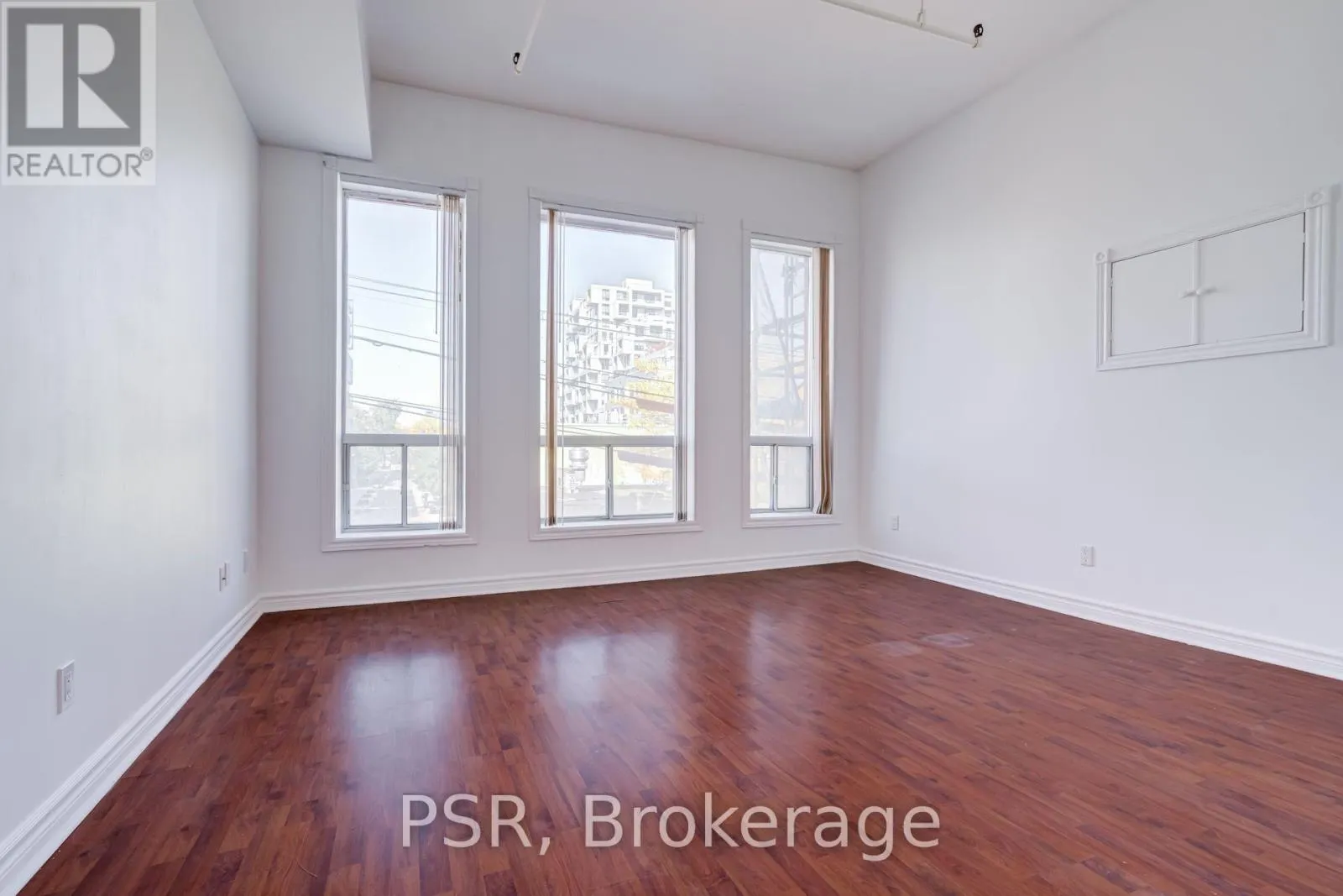 3RD FLOOR - 493 QUEEN STREET W