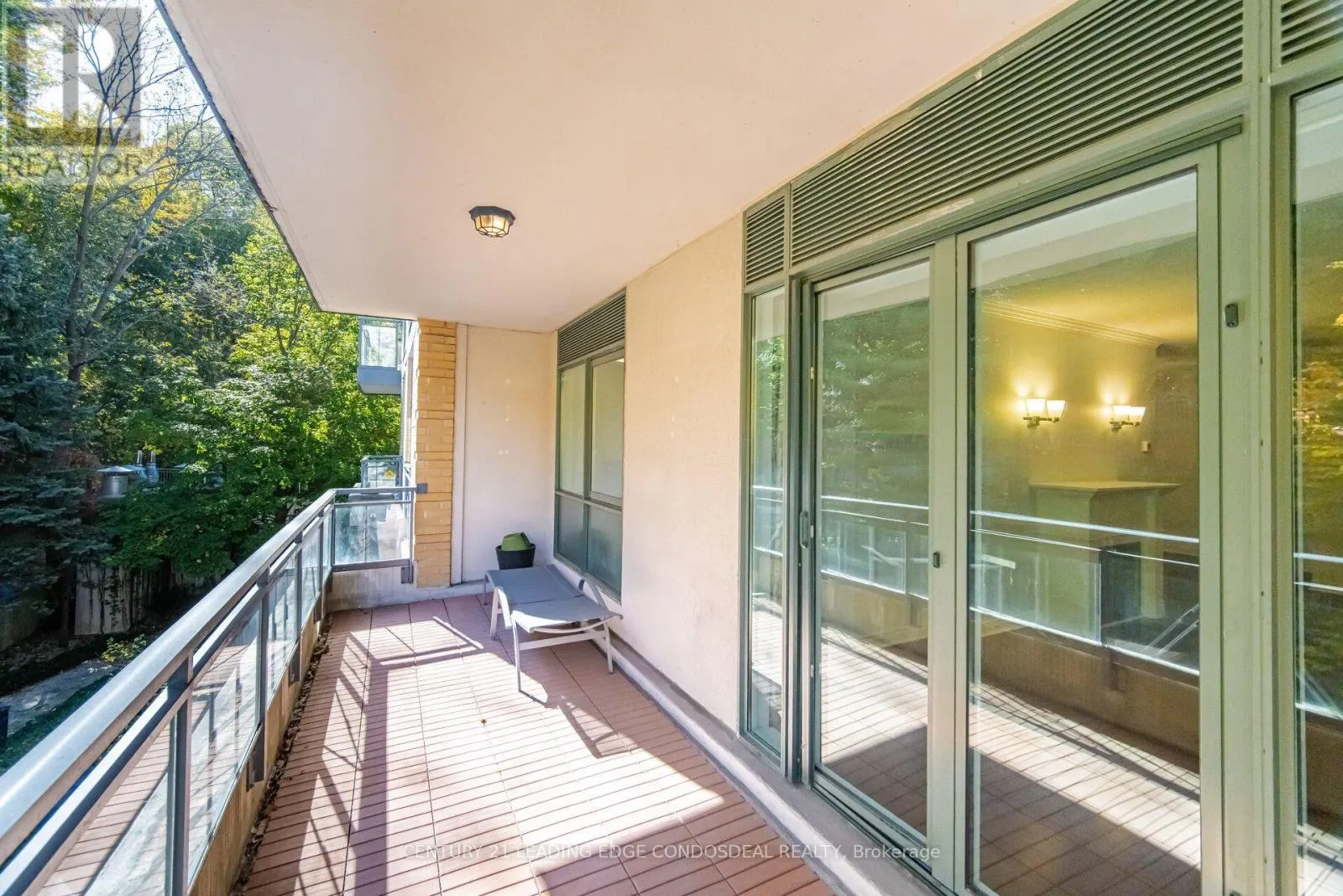 322 - 11 WILLIAM CARSON CRESCENT