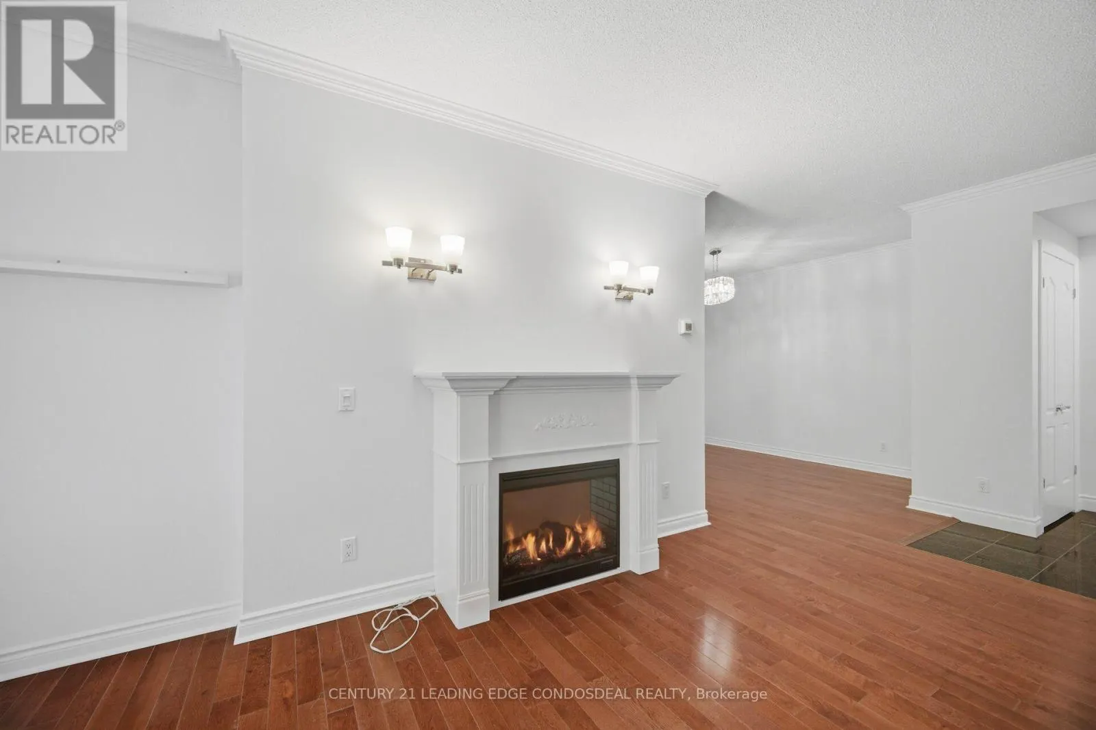 322 - 11 WILLIAM CARSON CRESCENT