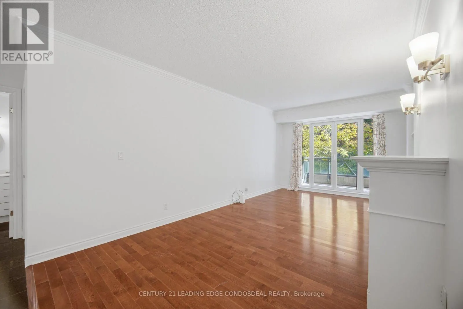 322 - 11 WILLIAM CARSON CRESCENT
