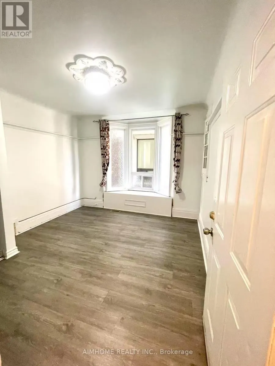 625 BATHURST STREET