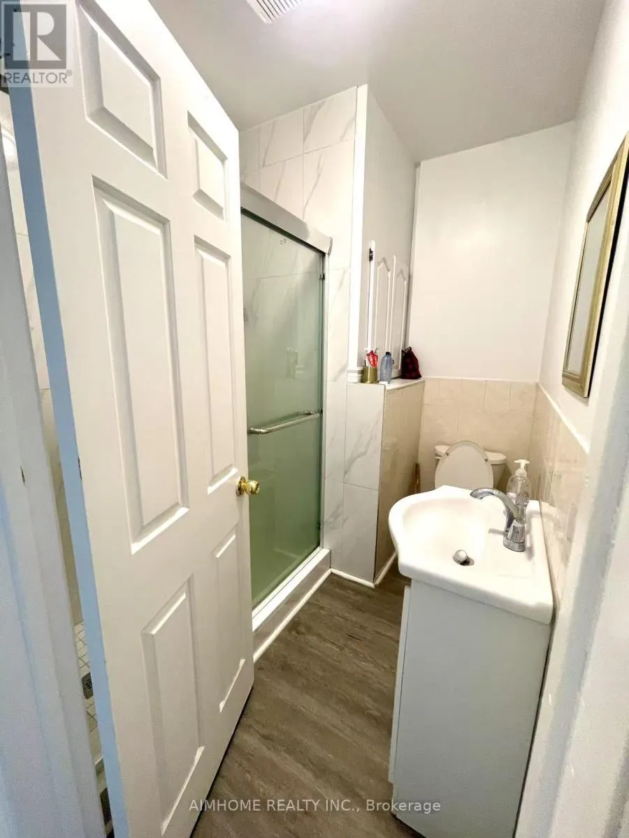 625 BATHURST STREET