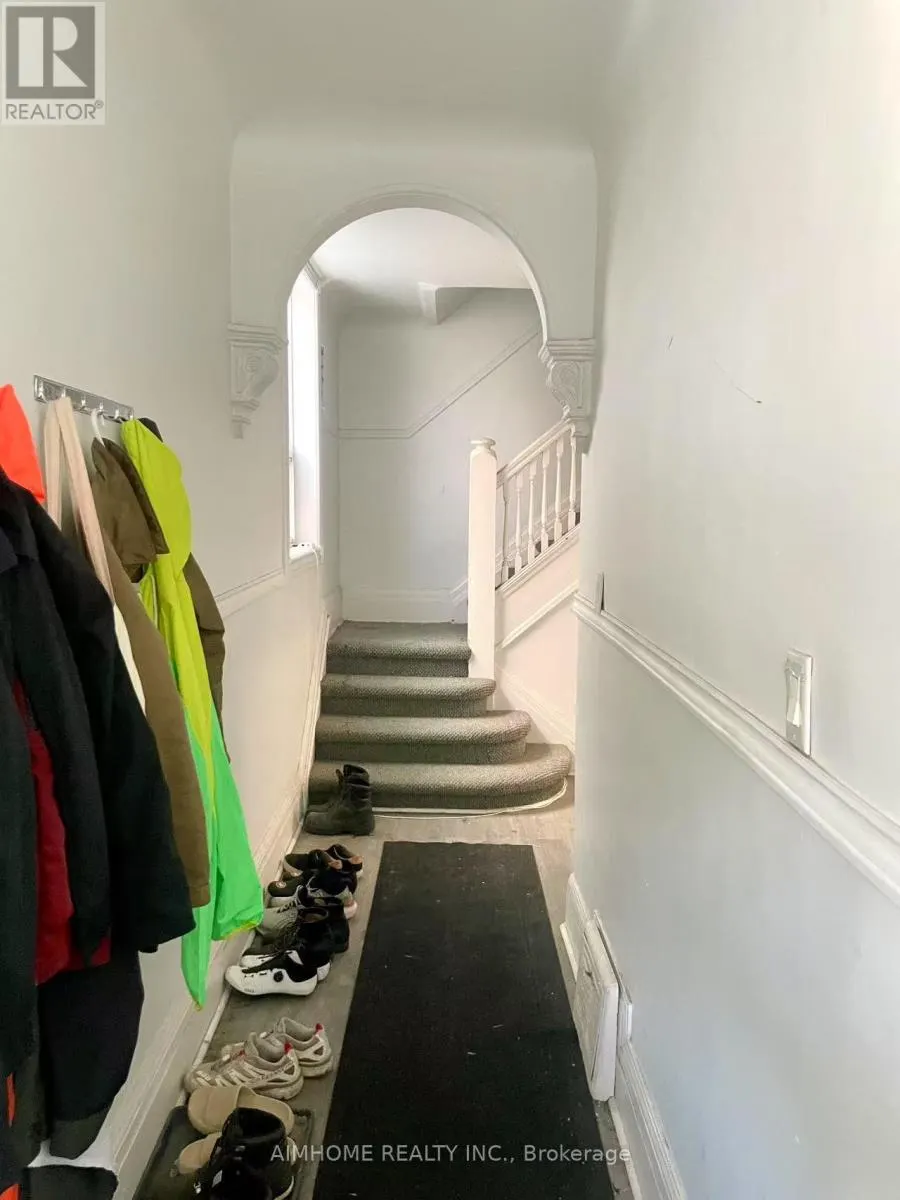 625 BATHURST STREET
