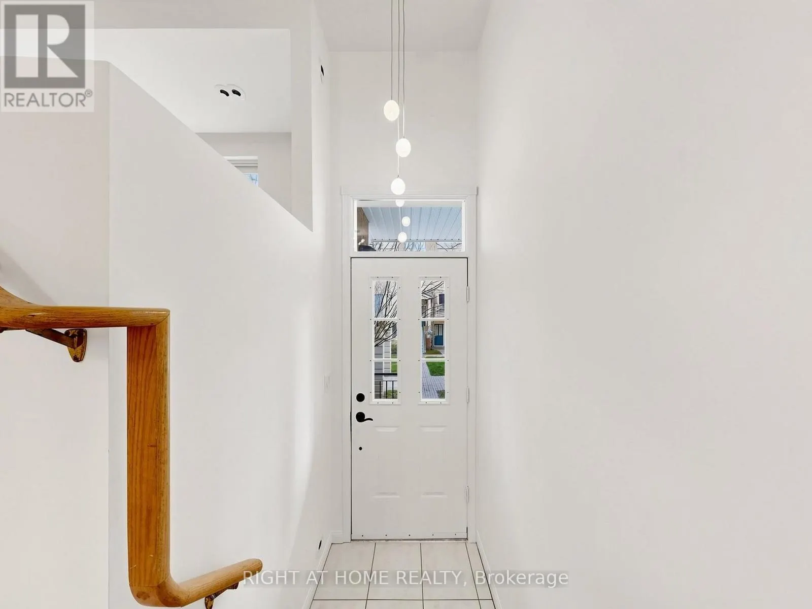 1520 - 28 SOMMERSET WAY