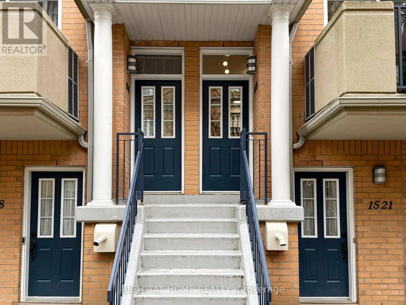 1520 - 28 SOMMERSET WAY