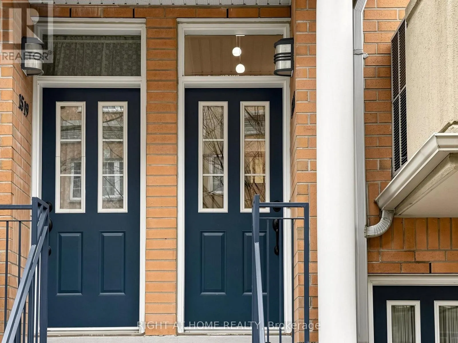 1520 - 28 SOMMERSET WAY
