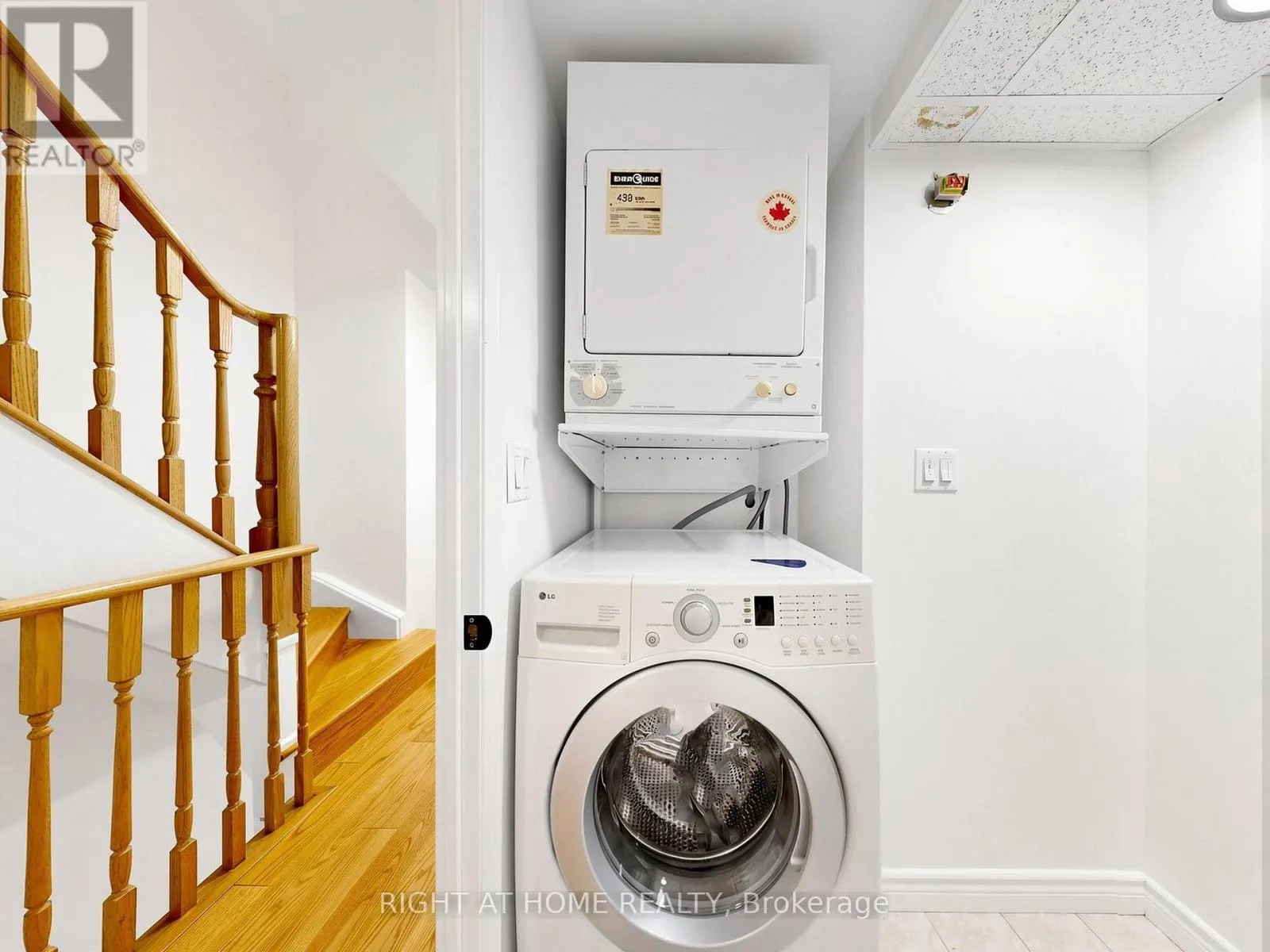 1520 - 28 SOMMERSET WAY