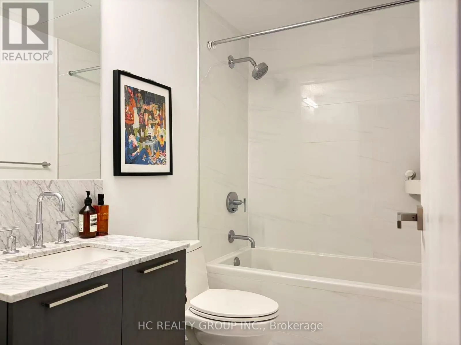 802 - 3 GLOUCESTER STREET