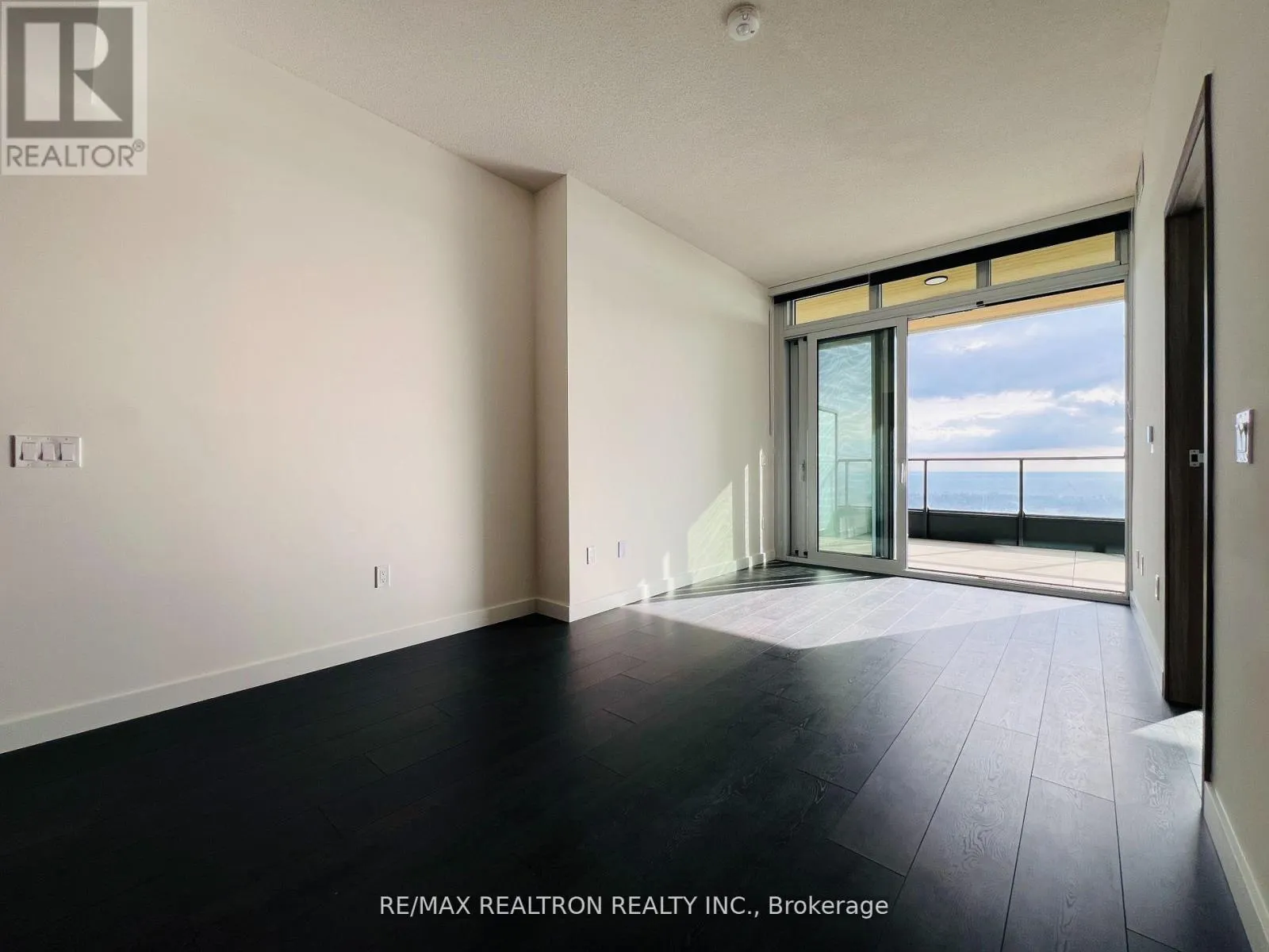 5607 - 1 CONCORD CITYPLACE WAY