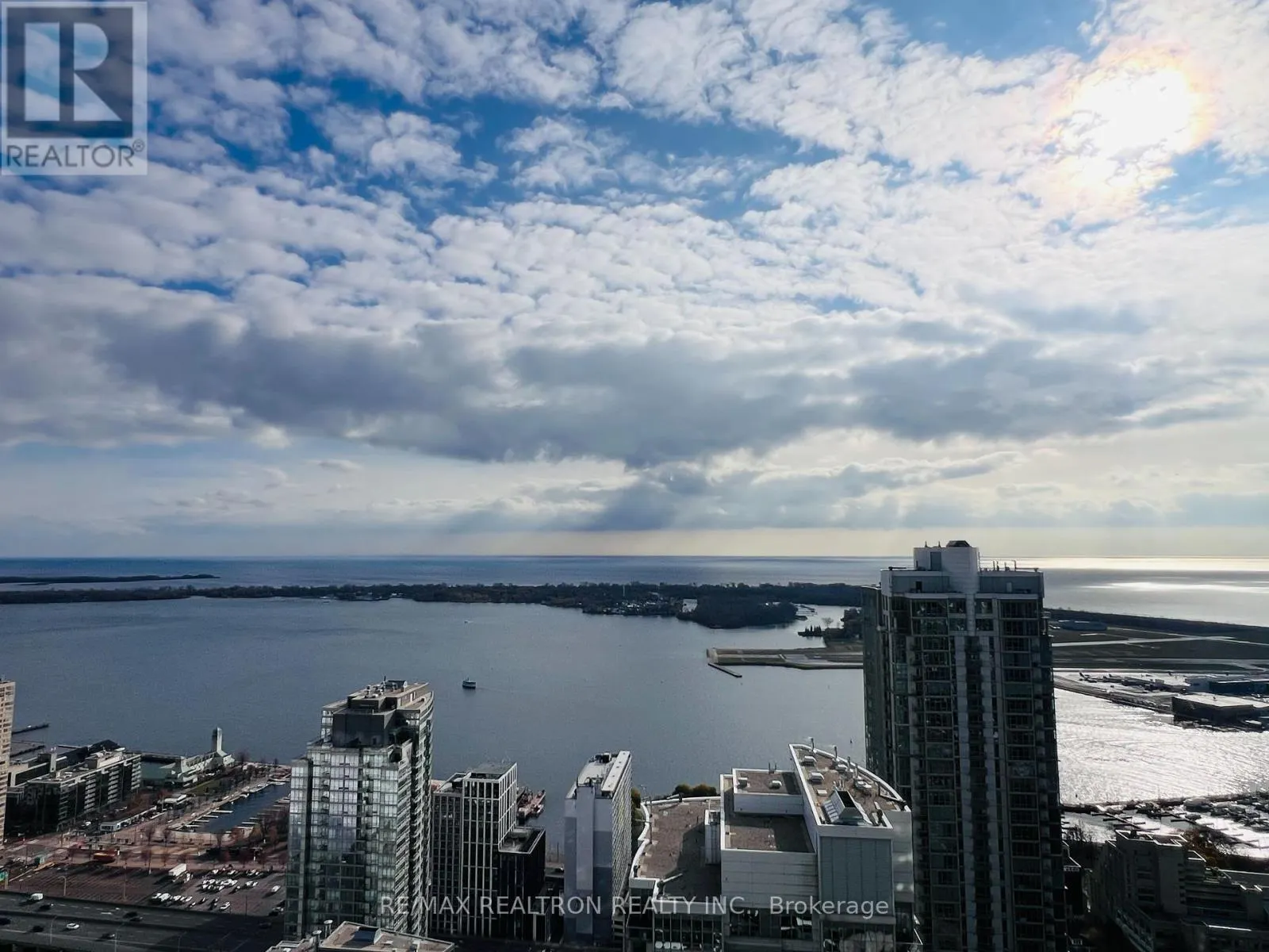 5607 - 1 CONCORD CITYPLACE WAY