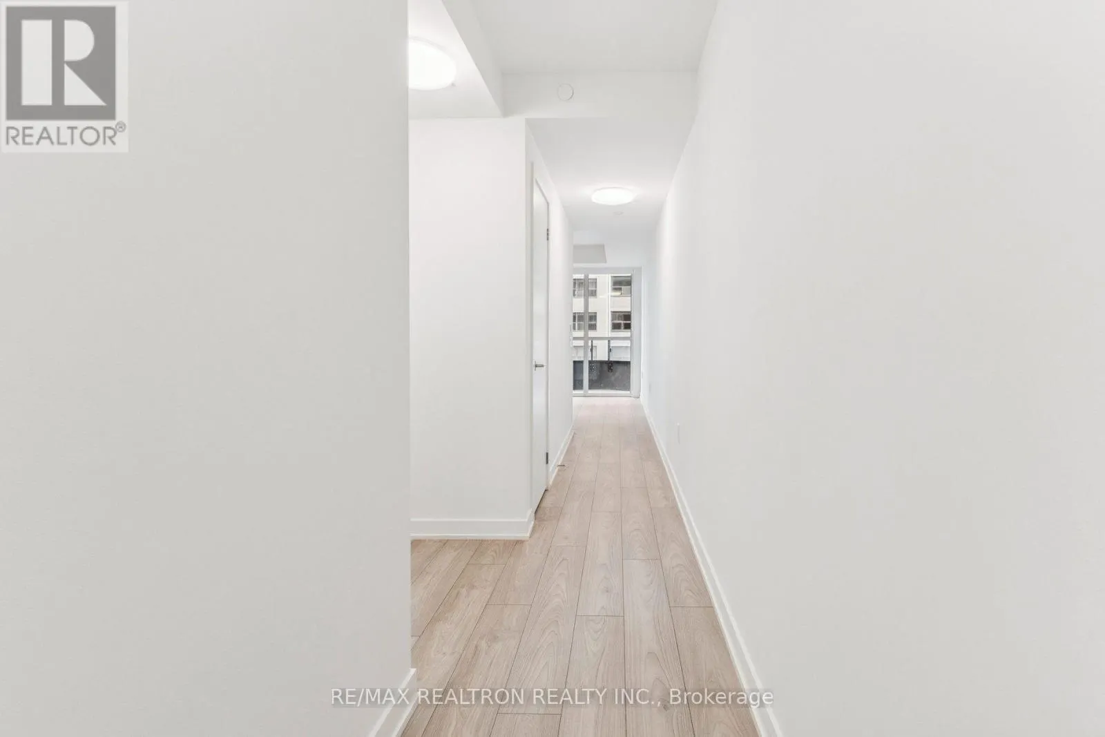 #502N - 120 BROADWAY AVENUE