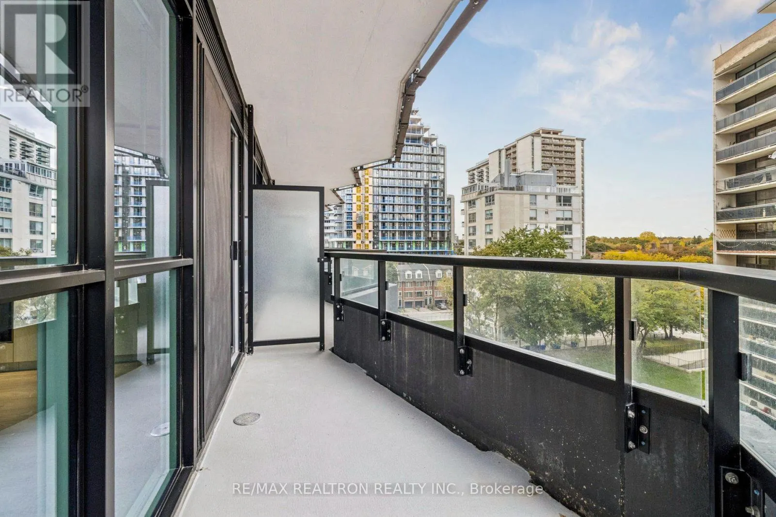 #502N - 120 BROADWAY AVENUE