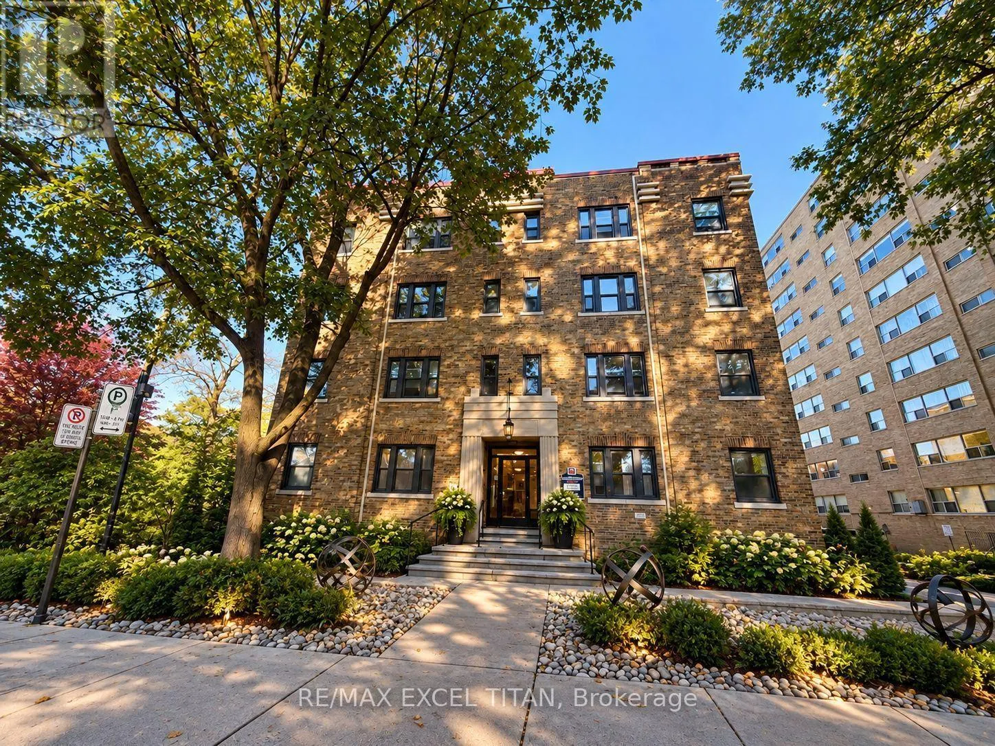 43 - 1 MALLORY GARDENS
