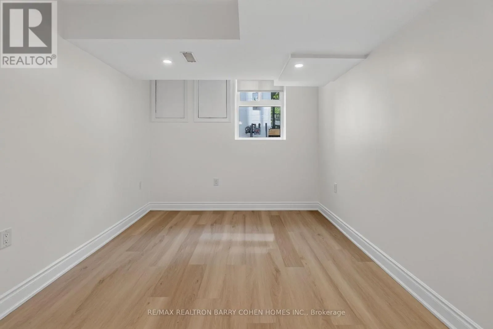 LOWER - 371 HOWLAND AVENUE