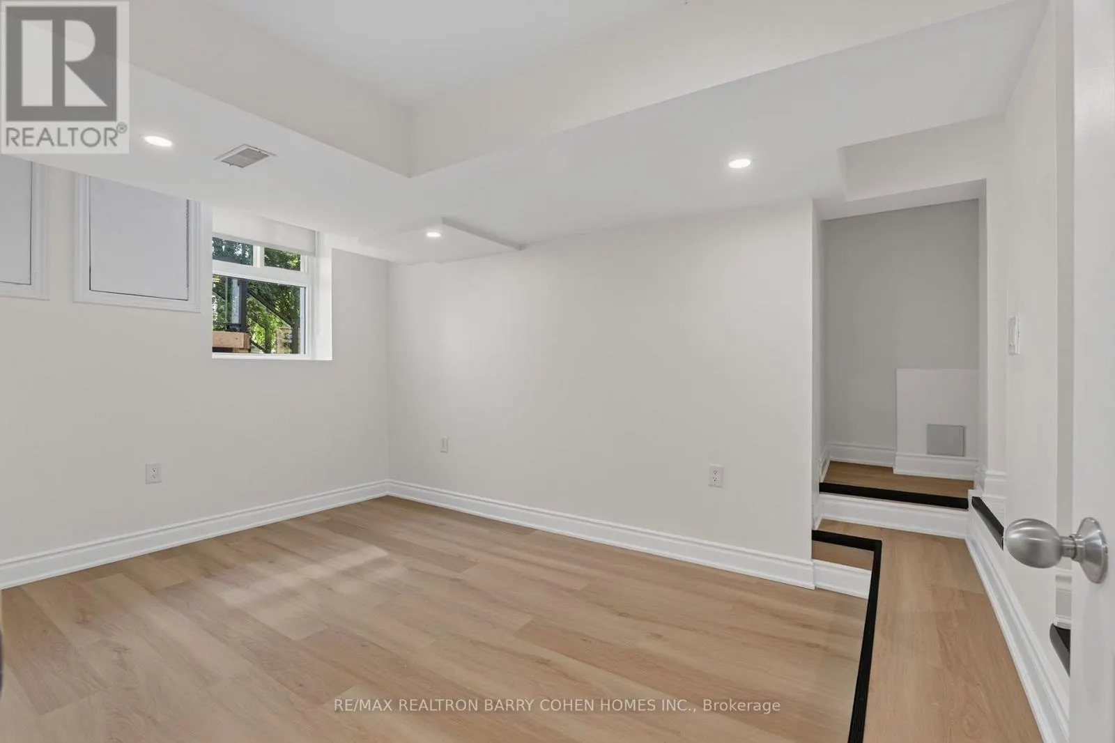 LOWER - 371 HOWLAND AVENUE