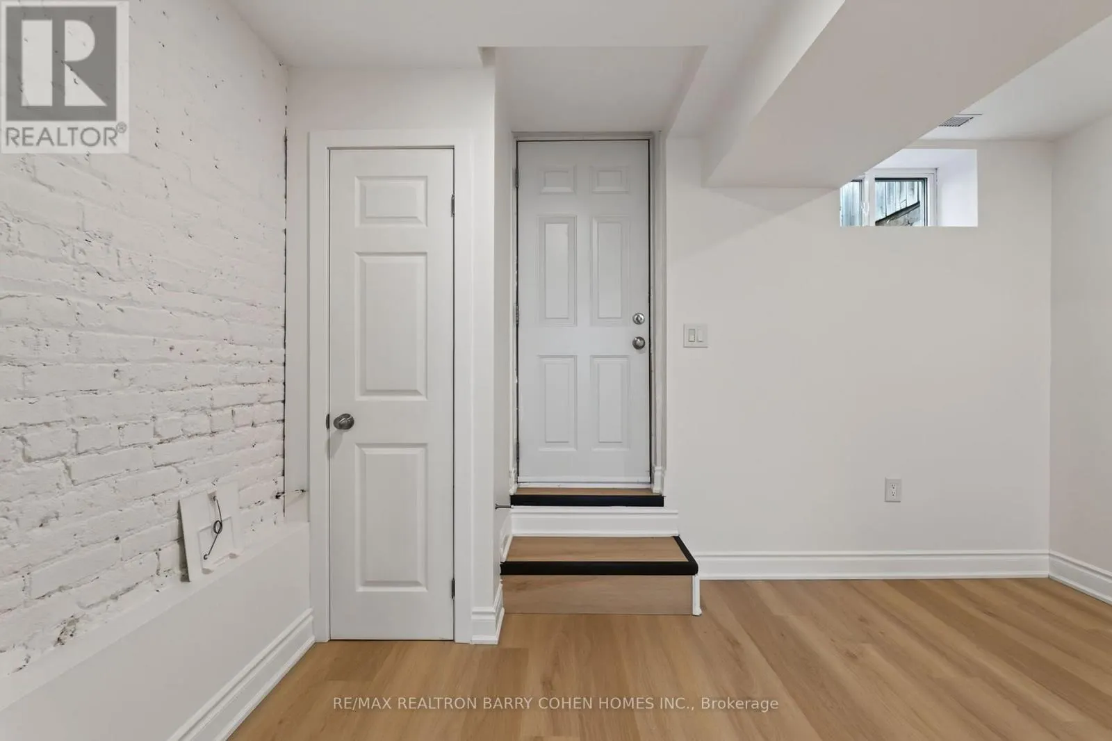 LOWER - 371 HOWLAND AVENUE