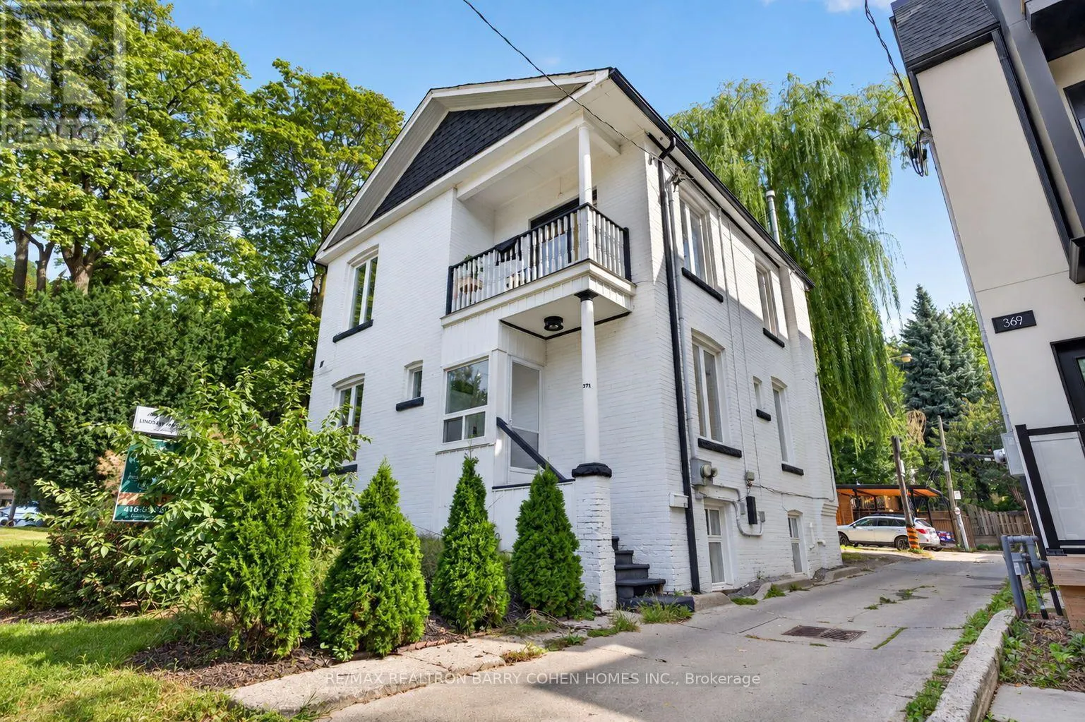 LOWER - 371 HOWLAND AVENUE