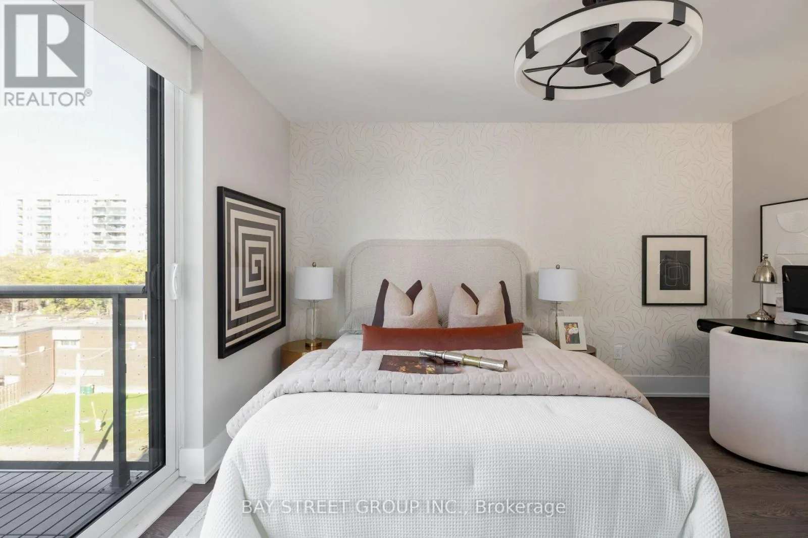 405 - 80 VANAULEY STREET