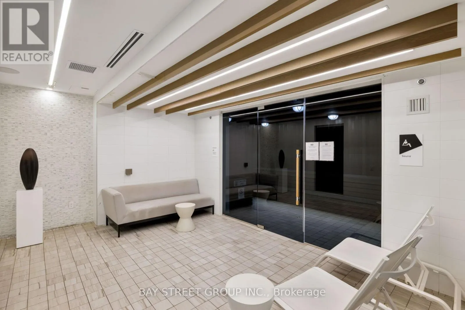 405 - 80 VANAULEY STREET