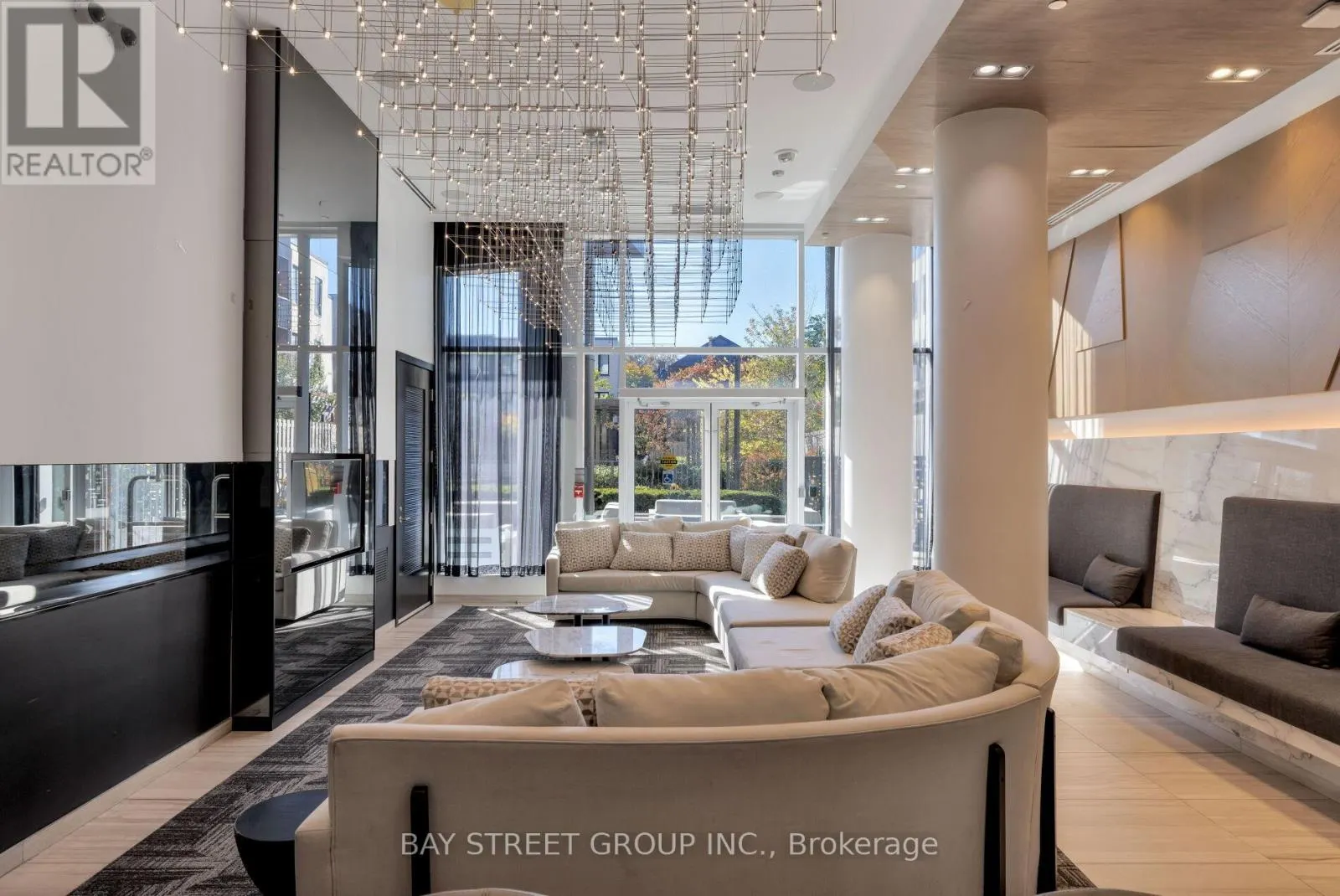 405 - 80 VANAULEY STREET