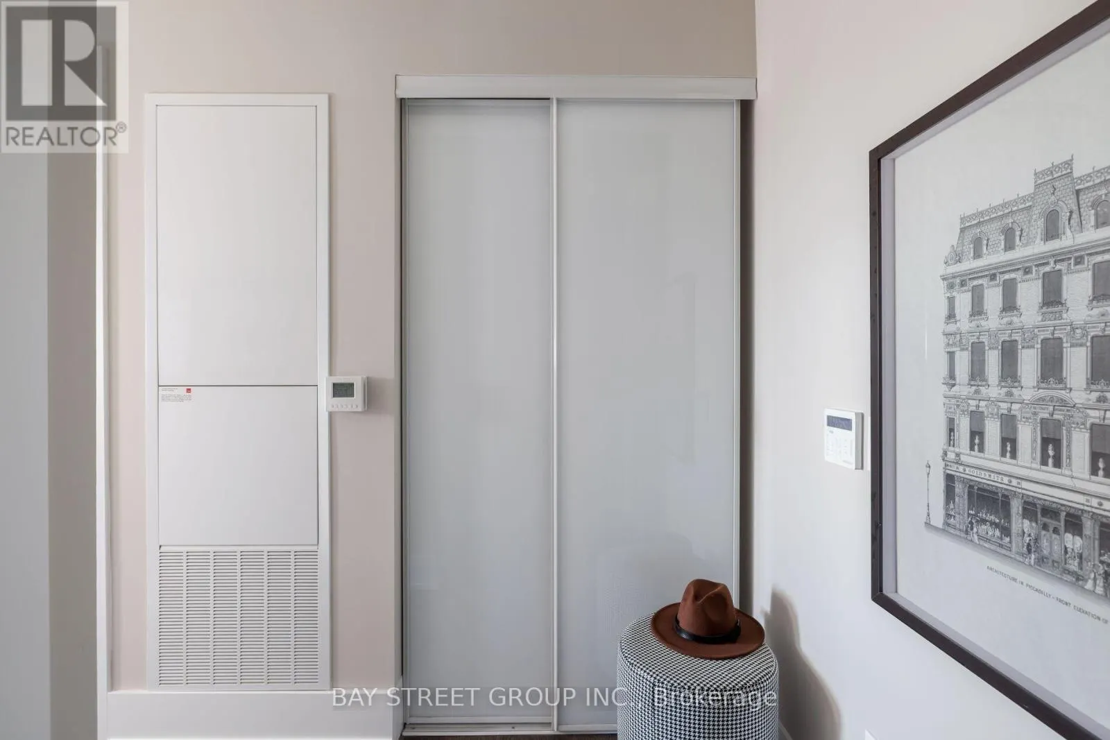 405 - 80 VANAULEY STREET