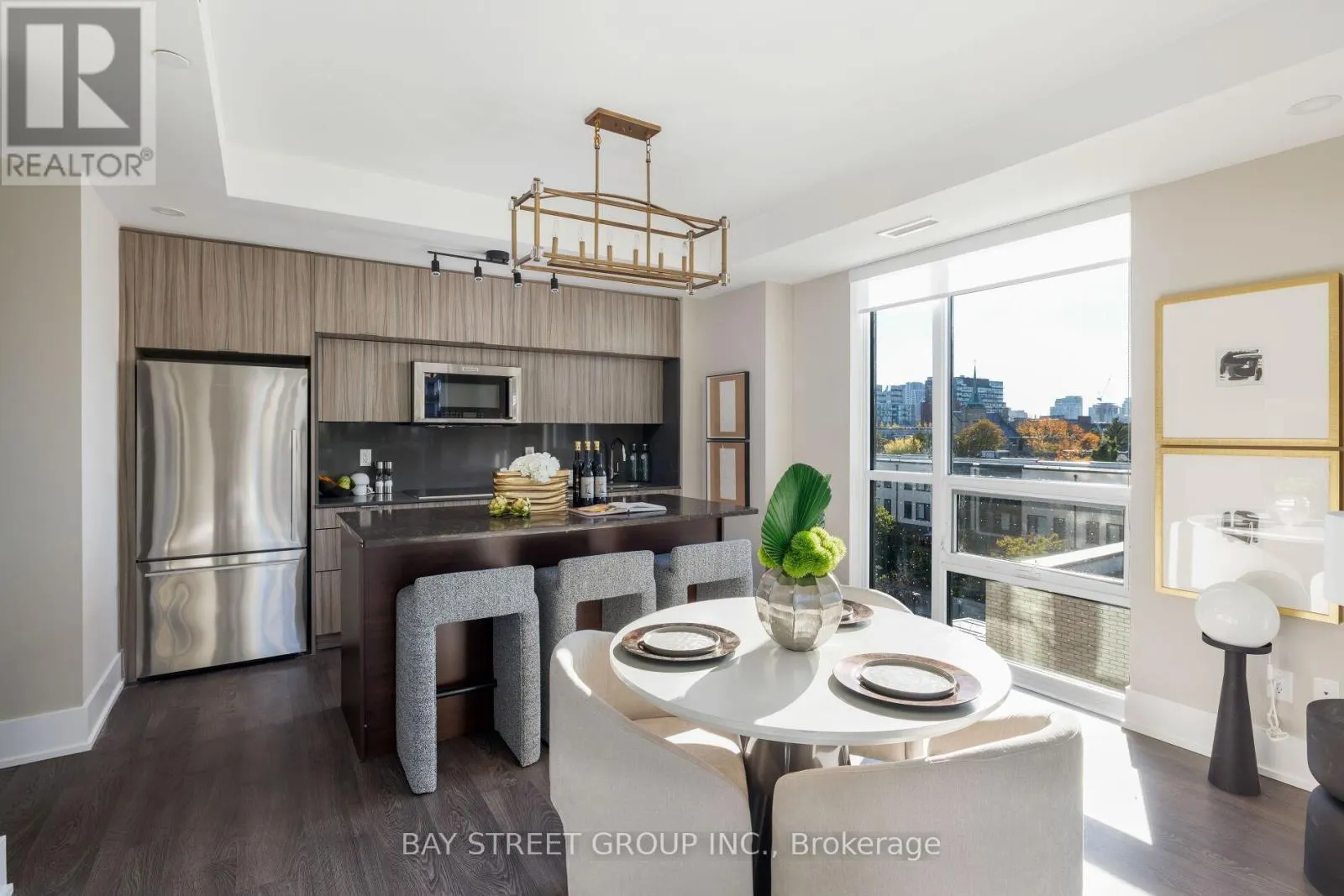 405 - 80 VANAULEY STREET