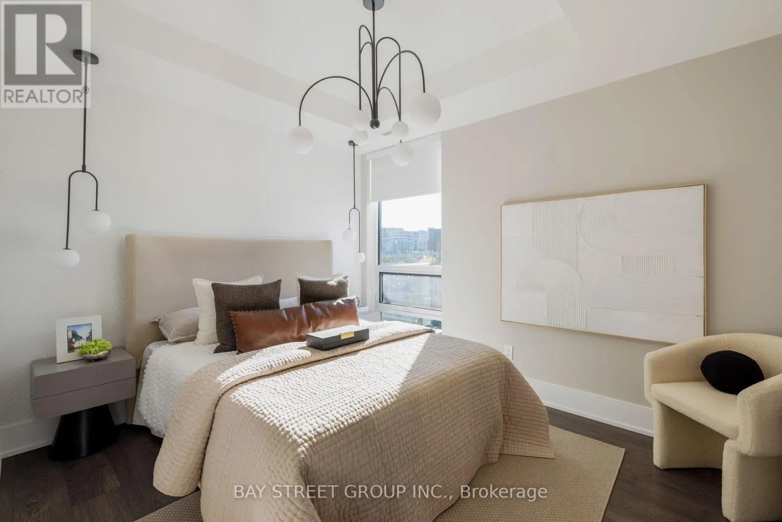 405 - 80 VANAULEY STREET