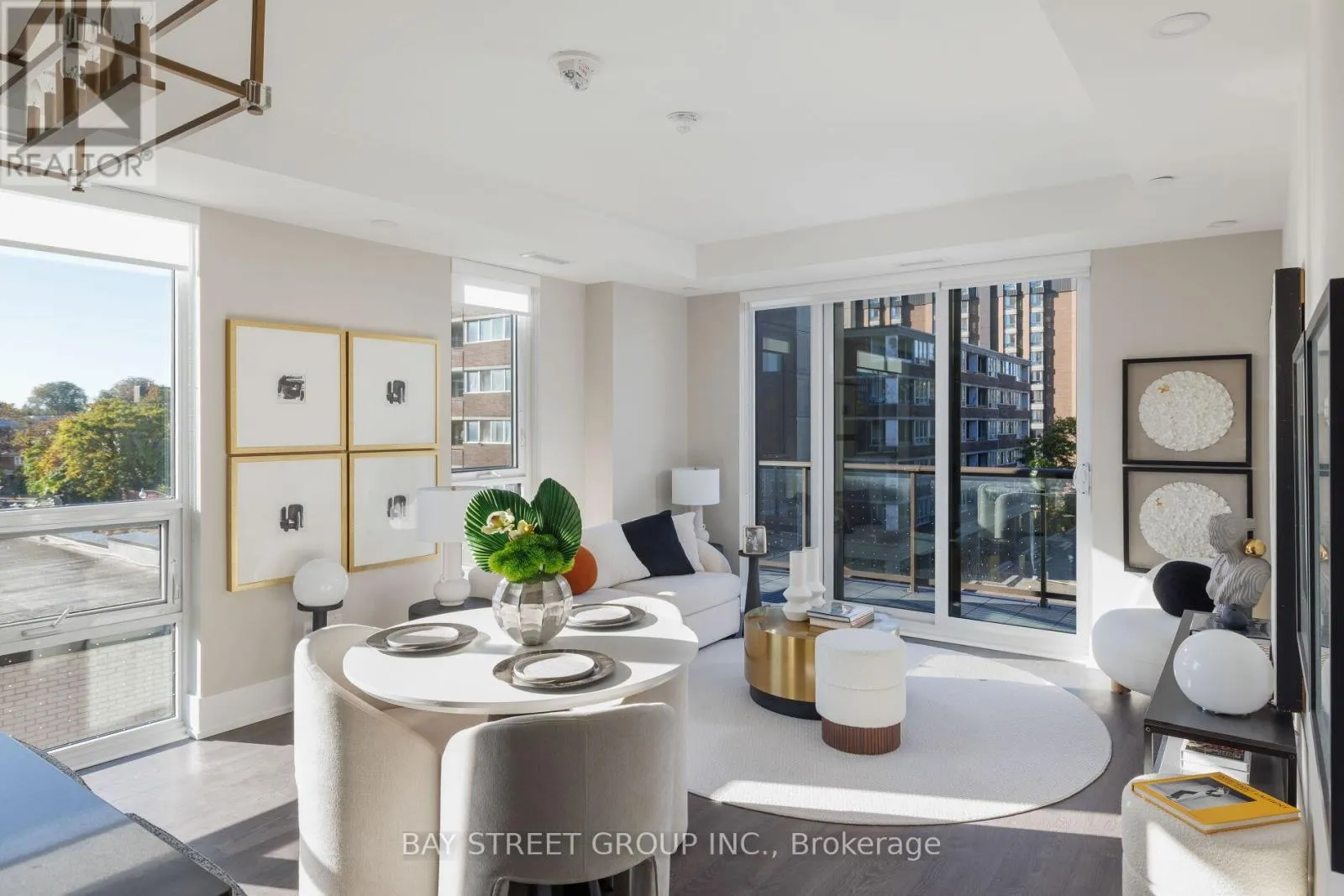 405 - 80 VANAULEY STREET