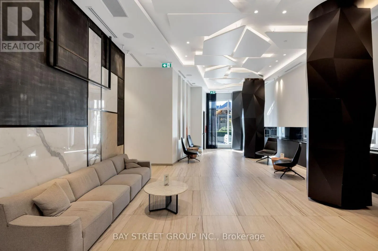 405 - 80 VANAULEY STREET