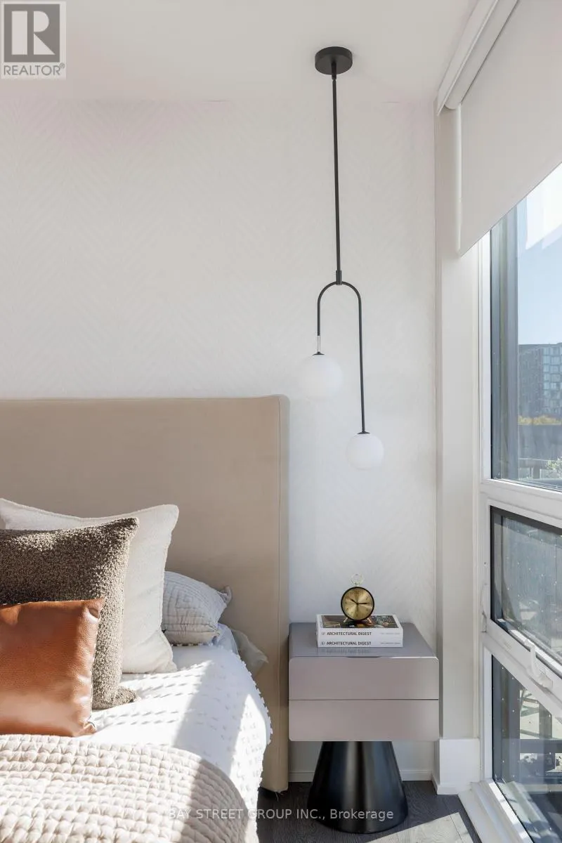 405 - 80 VANAULEY STREET