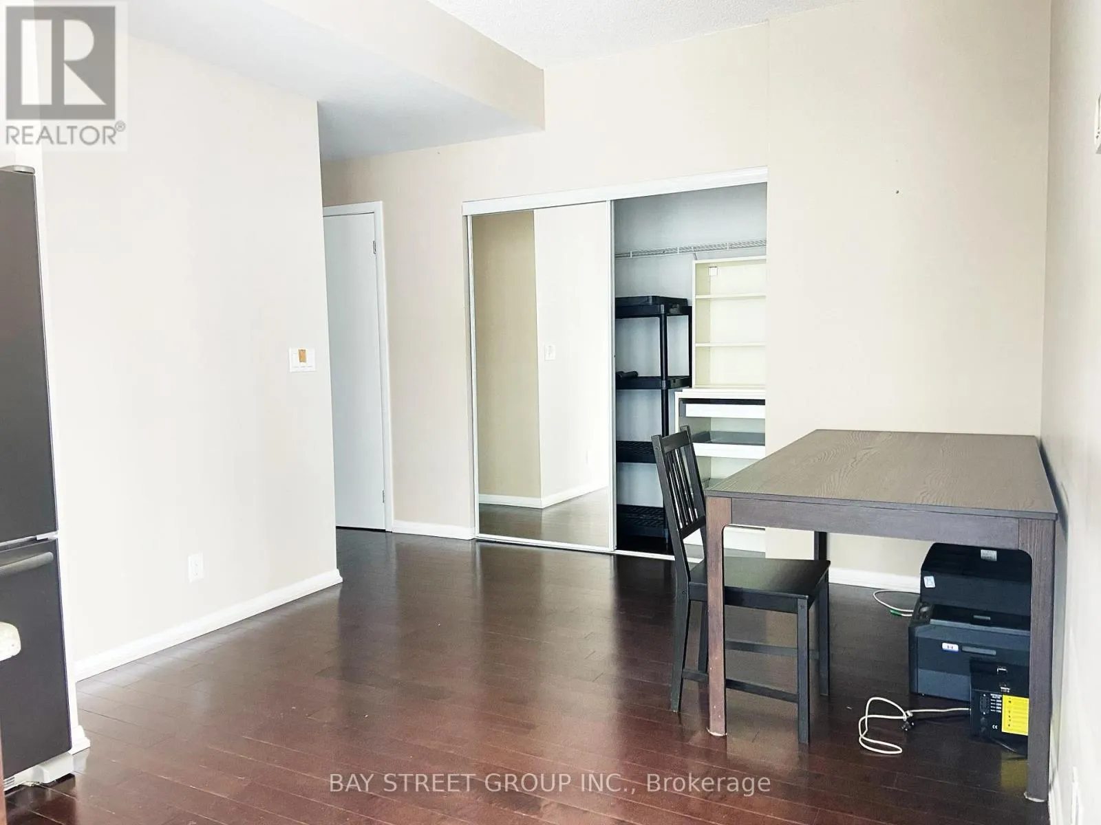 1410 - 832 BAY STREET