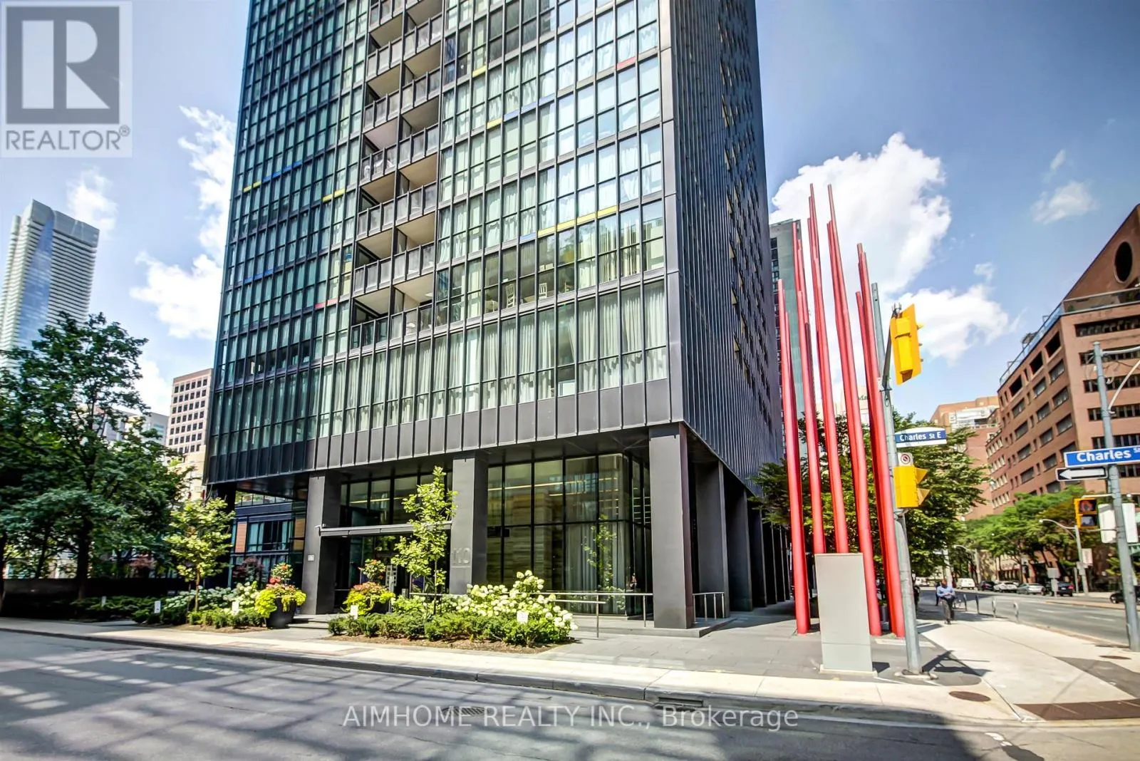 803 - 110 CHARLES STREET E