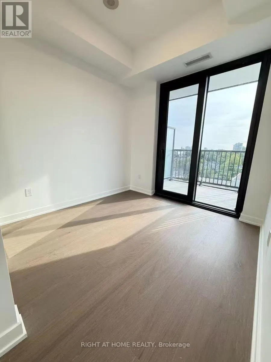 1220 - 89 MONTCLAIR AVENUE