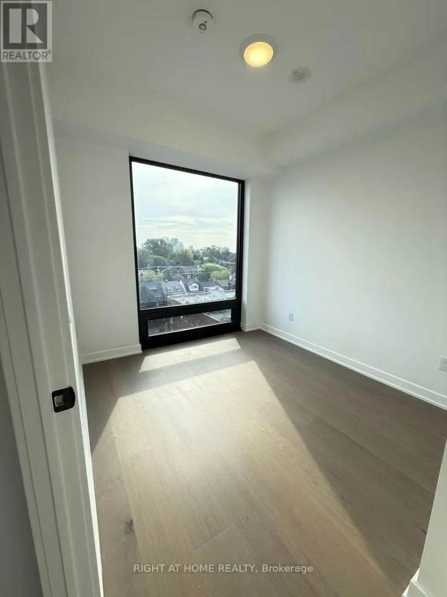 1220 - 89 MONTCLAIR AVENUE