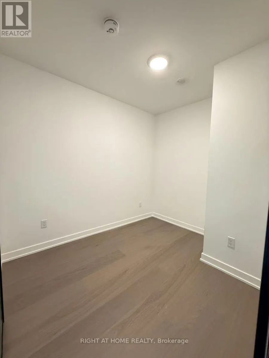 1220 - 89 MONTCLAIR AVENUE