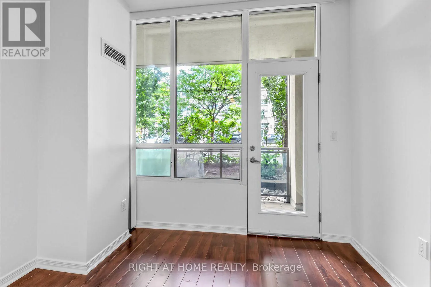 107 - 509 BEECROFT AVENUE