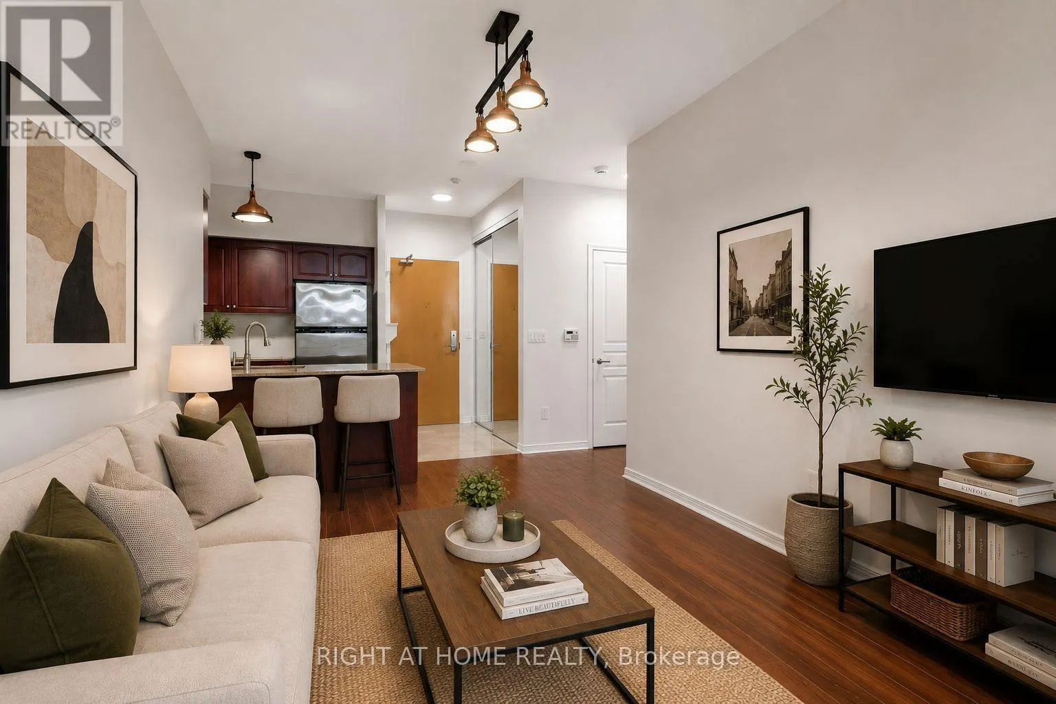 107 - 509 BEECROFT AVENUE
