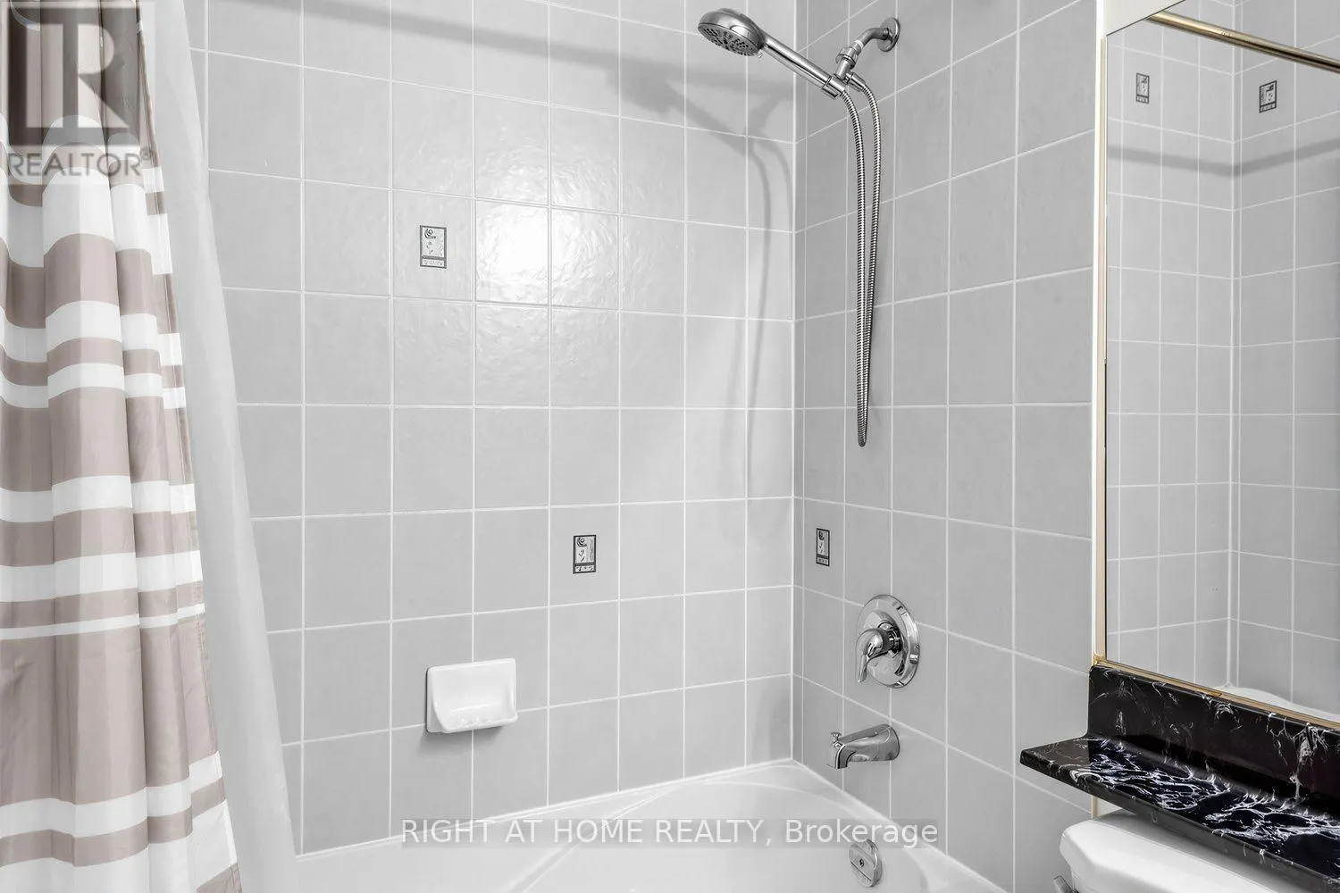 107 - 509 BEECROFT AVENUE