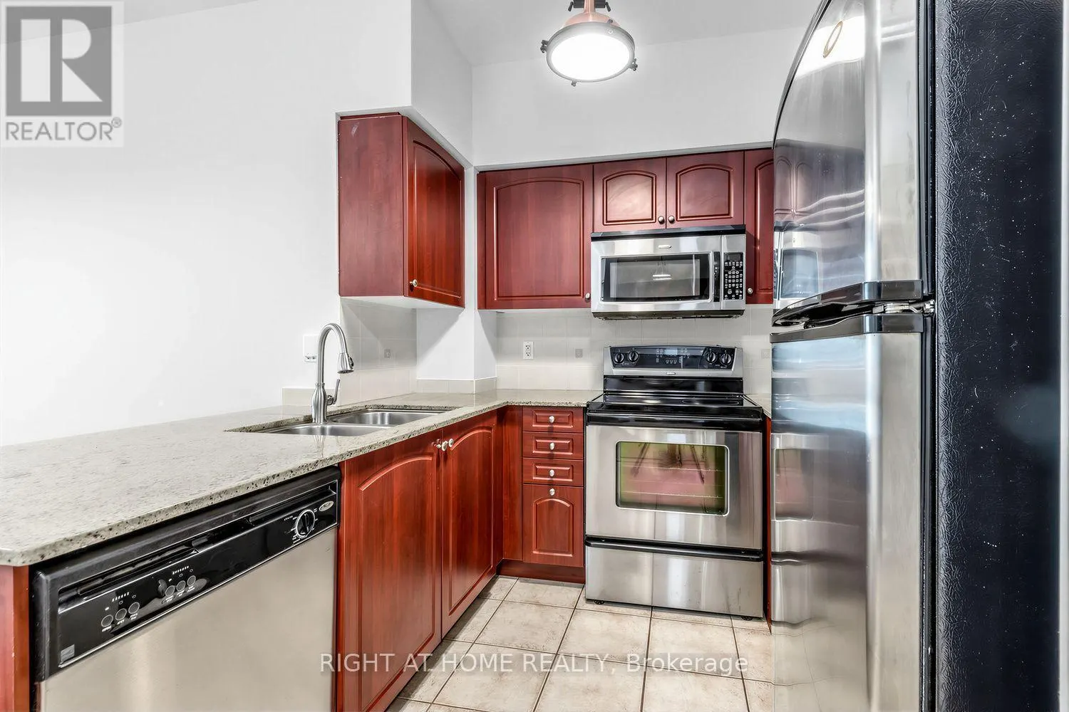 107 - 509 BEECROFT AVENUE